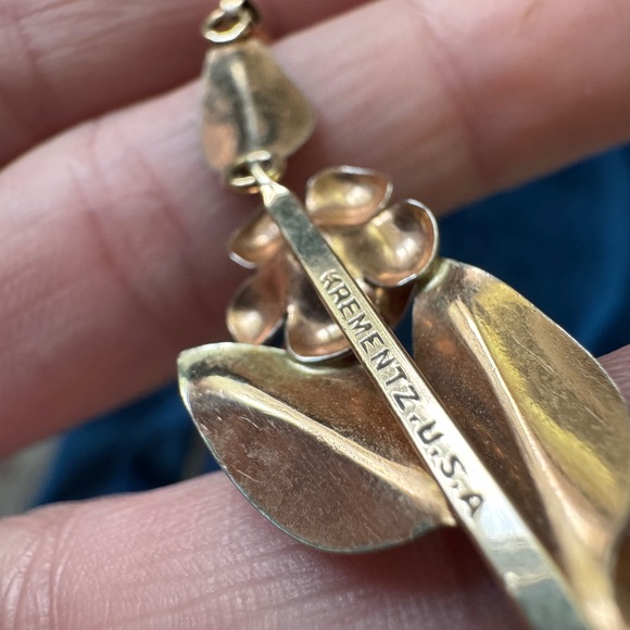 Krementz Necklace Tri Gold Rose Leaf - Picture 3 of 15